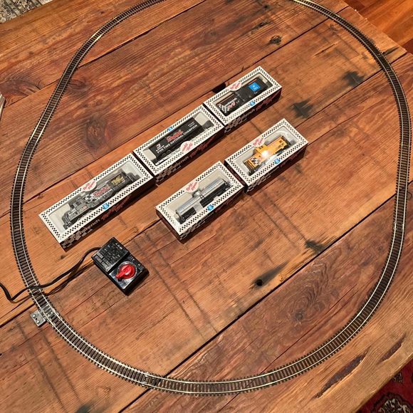 Dale Earnhardt train set - Picture 5 of 5